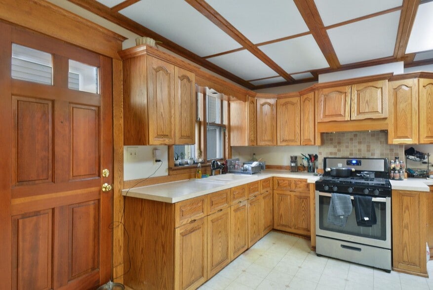 Kitchen - 1534 N Marshall St