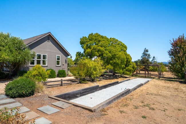Building Photo - 150 Wood Ranch Rd