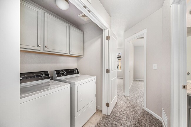 Building Photo - Stunning Solterra Townhome with Spacious B...
