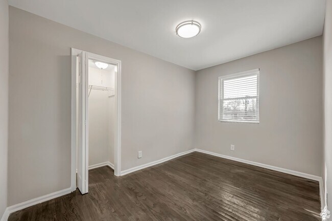 Building Photo - Comfortable 3BR Living with Easy Access to Everything