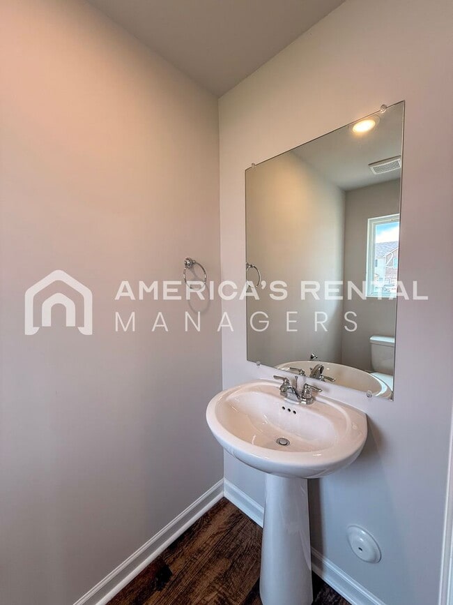 Building Photo - Townhouse for Rent in Lincoln, AL!! MINUTES from Honda!! Available to View Now!!!