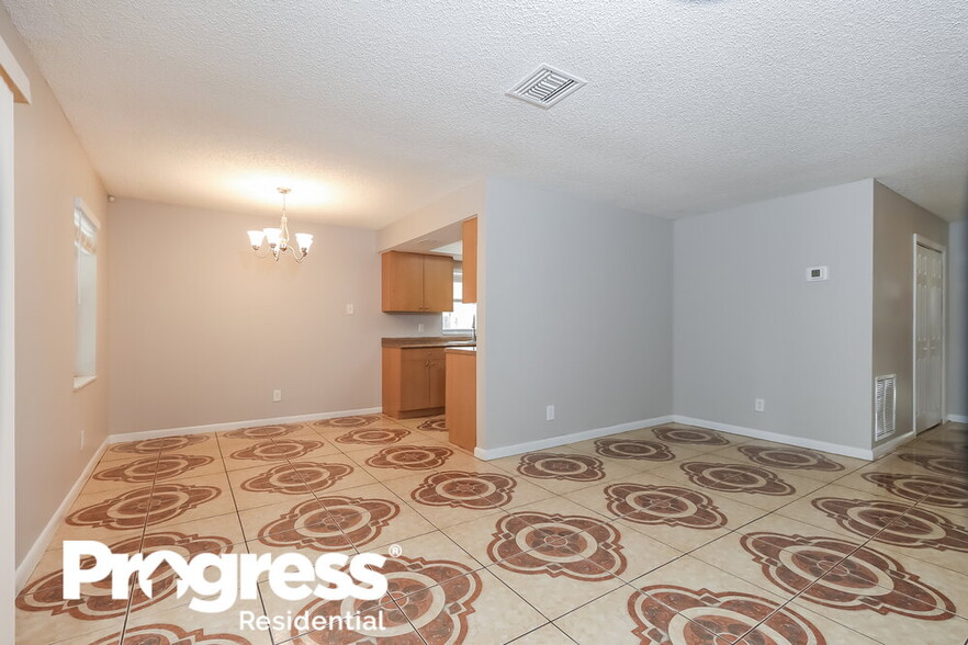 Building Photo - 1162 Fernlea Dr