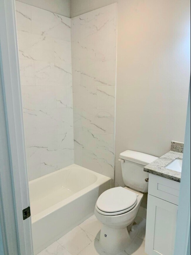 Building Photo - 720 Link Rd