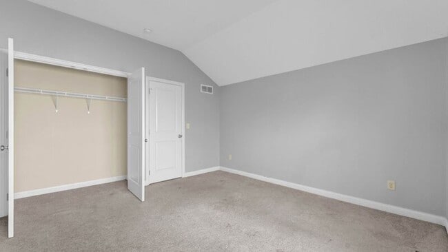 Building Photo - 6294 New Albany Rd W