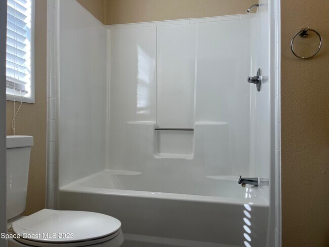 Building Photo - 7050 Bismark Rd