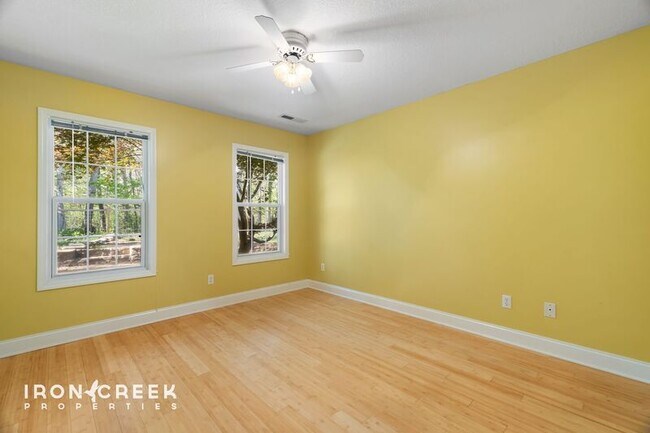 Building Photo - 49 Azalea Dr