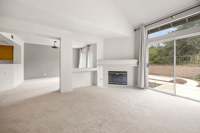 Building Photo - 631 S Glenhurst Dr
