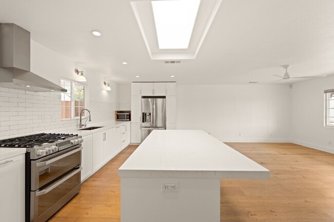 Building Photo - Charming 2-Bedroom Home in Ventura