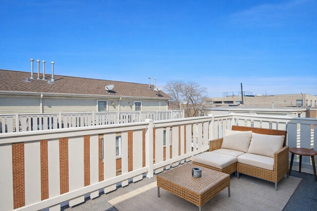 Building Photo - 2331 N Lister Ave