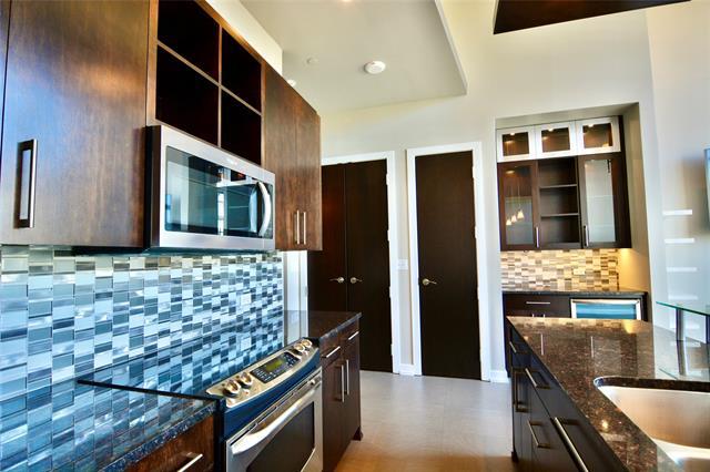 Building Photo - 2600 W 7th St