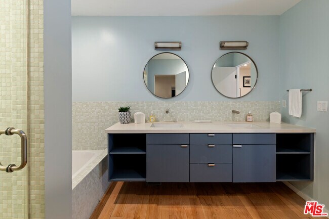 Building Photo - 10134 Angelo View Dr