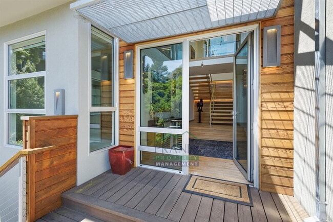 Building Photo - 19 Toyon Ln