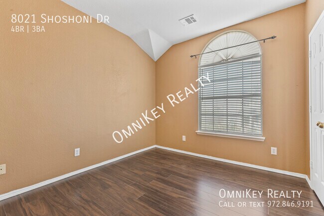 Building Photo - 8021 Shoshoni Dr