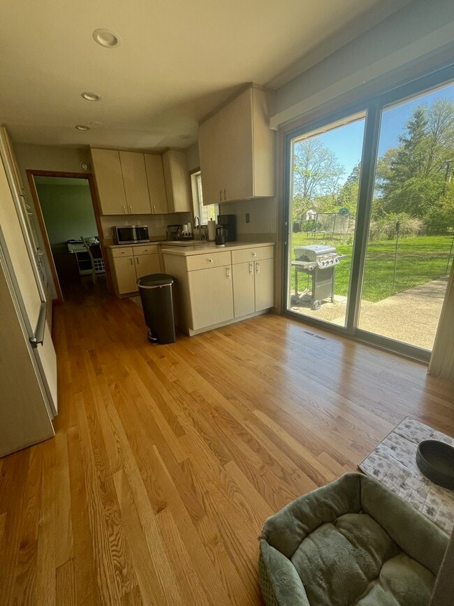 Building Photo - 2243 Elm Ridge Dr