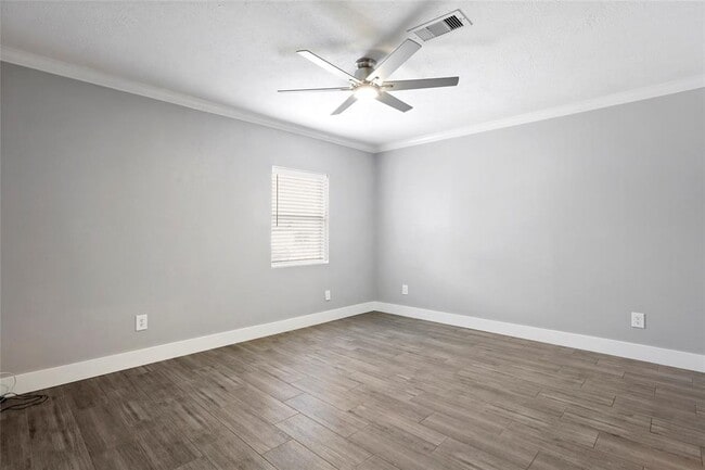 Building Photo - 2115 Linden Creek Ln