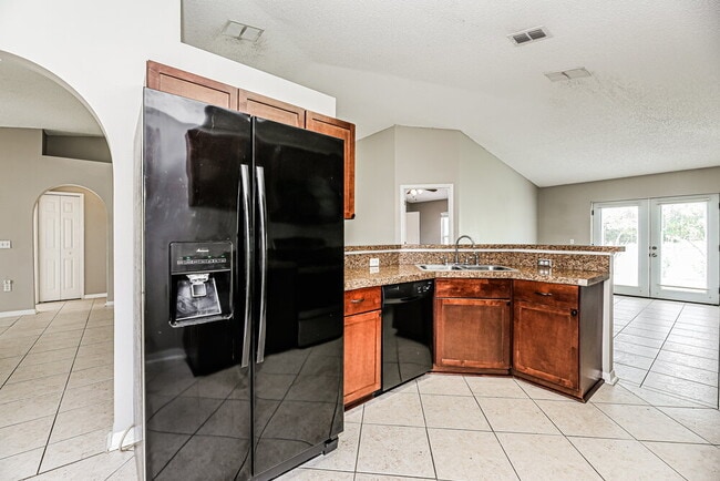 Building Photo - 12607 Reeding Ridge Dr N