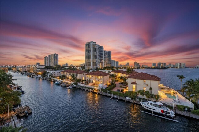 Building Photo - 4000 NE 170th St