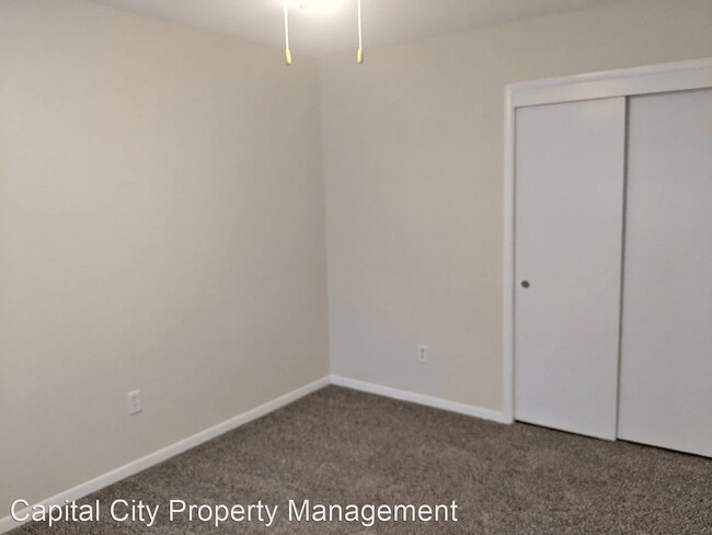 Building Photo - 4801/4803 SW 14th Street