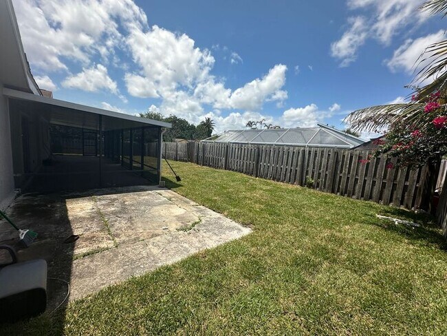 Building Photo - 10431 Pippin Ln