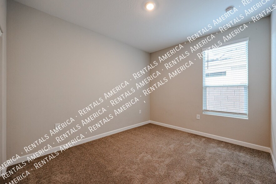 Building Photo - 8845 S 165th Ave