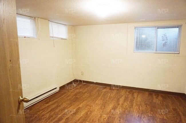 Building Photo - 640 1/2 S Meldrum St