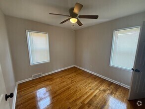 Building Photo - Renovated 3-Bedroom Home – We Welcome Sect...