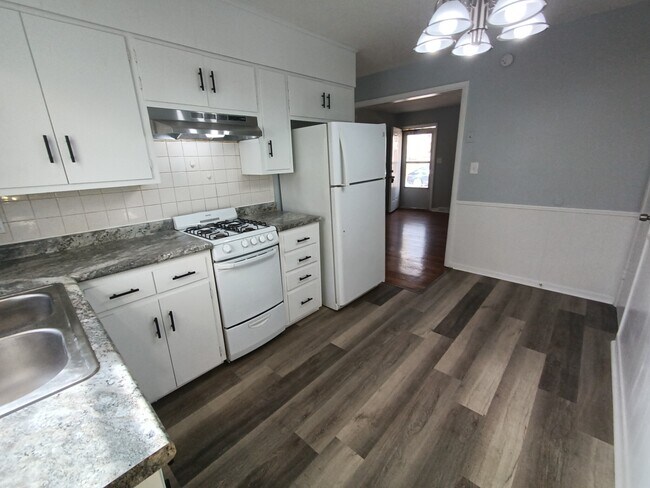 Building Photo - 1509 W Waldo Ave