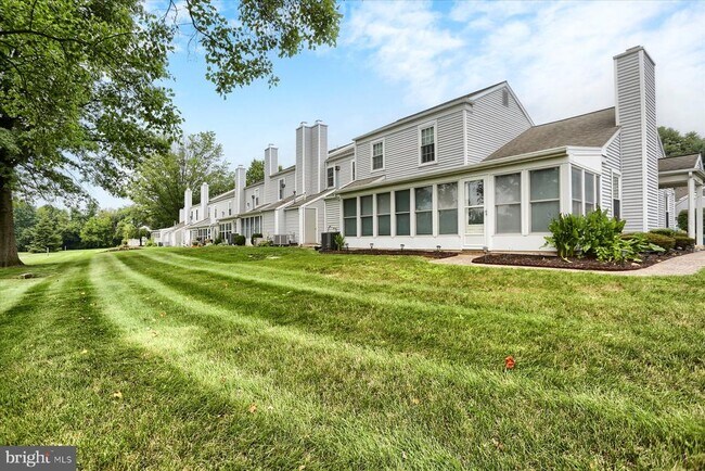 Building Photo - 730 Cambridge Ct