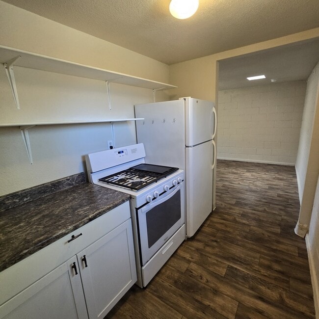 Building Photo - Cozy 1 BR, 1 Bath Casita