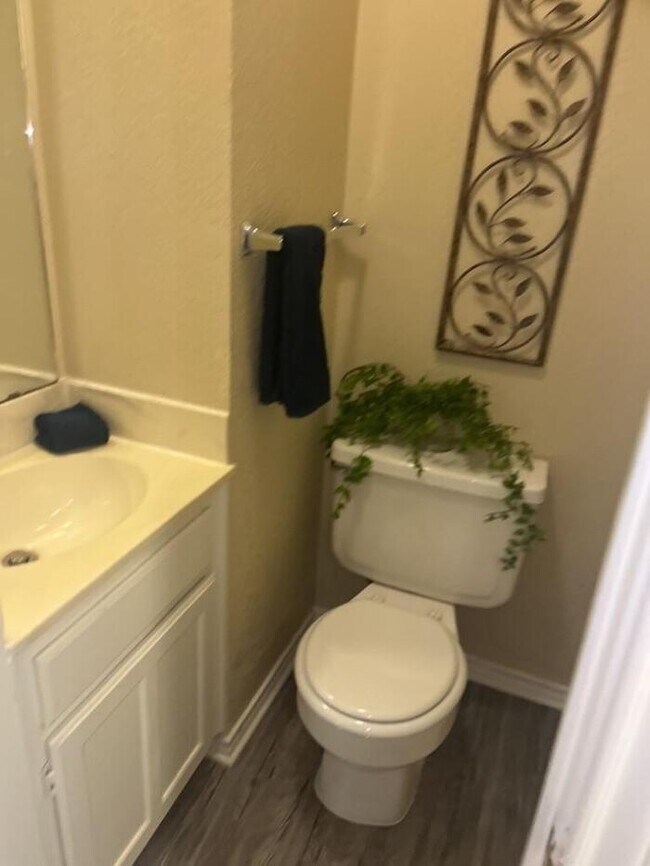 Building Photo - 6302 Meadowmere Ln