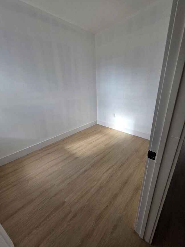 Building Photo - 2304 W Huntingdon St