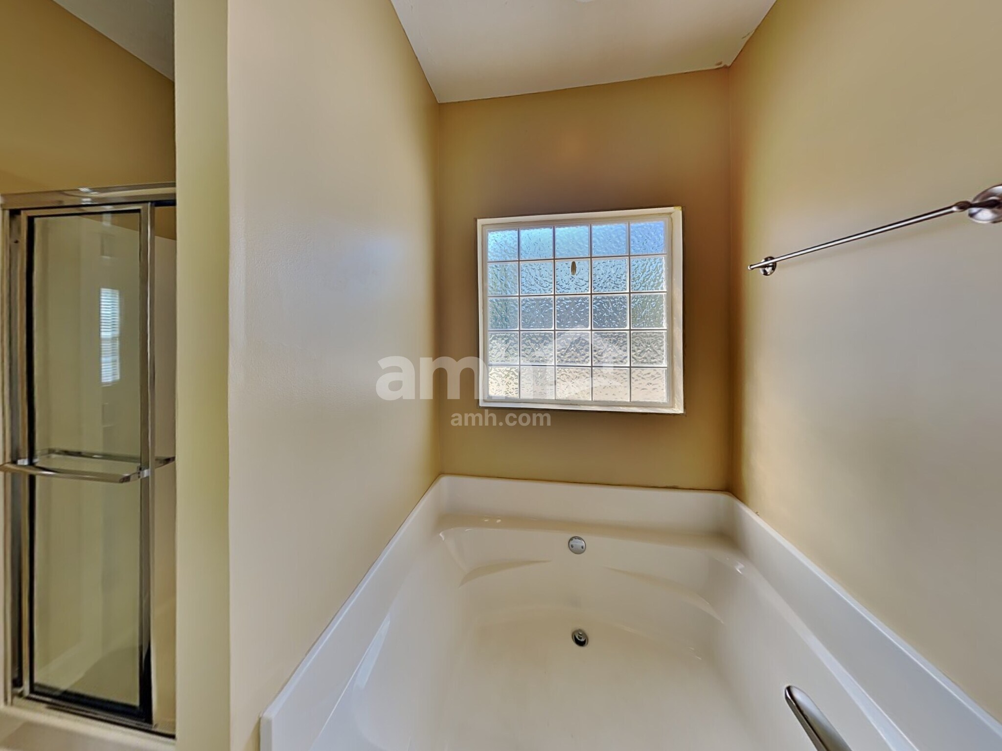 Building Photo - 347 Titans Cir