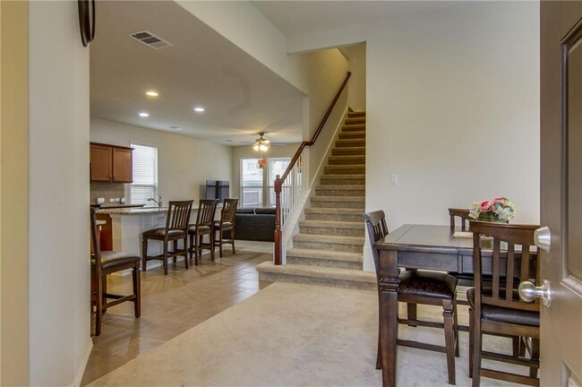 Building Photo - 16009 Hawthorne Heights Trail