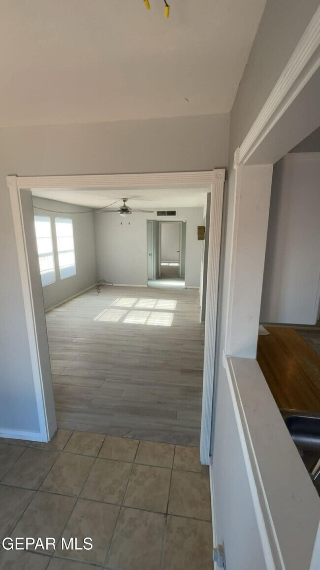 Building Photo - 8804 Kenneth St