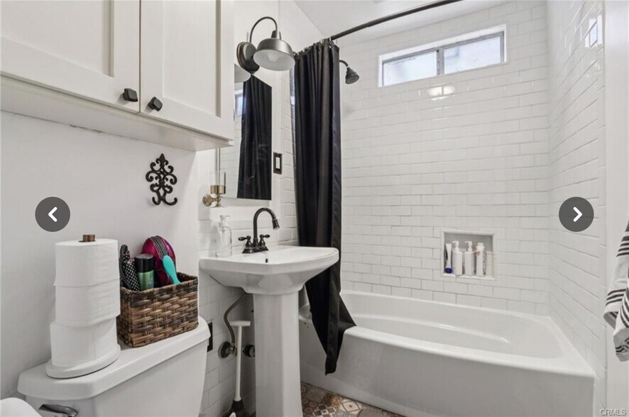 Building Photo - 915 N Chester Ave