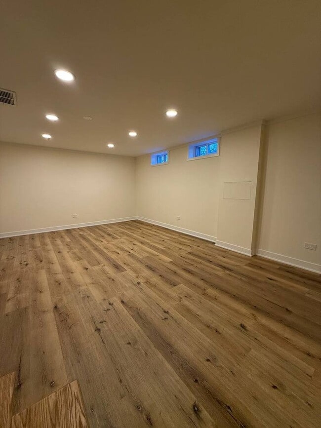 Building Photo - 415 E Lincoln St