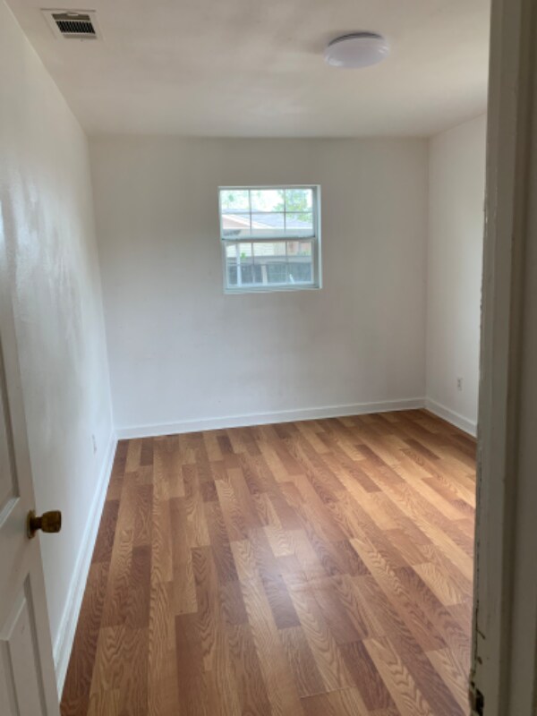 Building Photo - 515 S 52nd St