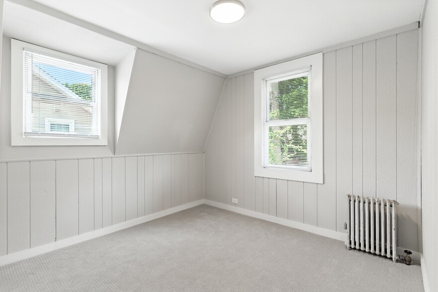 Building Photo - 45 Oakridge Rd