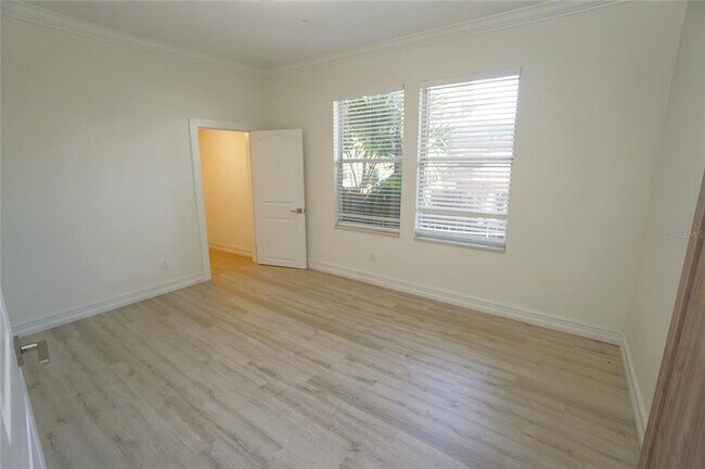Building Photo - 2511 W Fig St