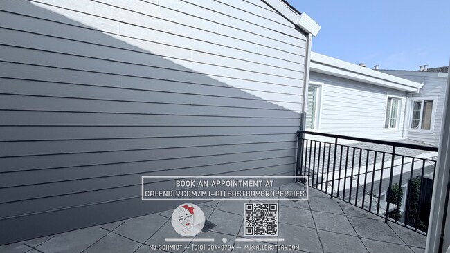 Building Photo - Beautiful two-story residence with 2 bedrooms, 2 bathrooms and balcony with views of the city loc...