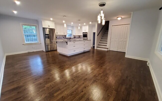 Building Photo - "Charming 3-Bed Oasis with Granite Touches & Cozy Fireplace on Spartan Road!"