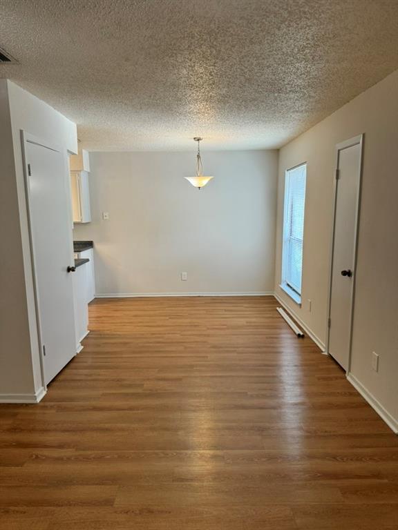 Building Photo - 7000 Oak Meadow Cir