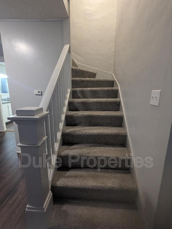 Building Photo - 431 W State St