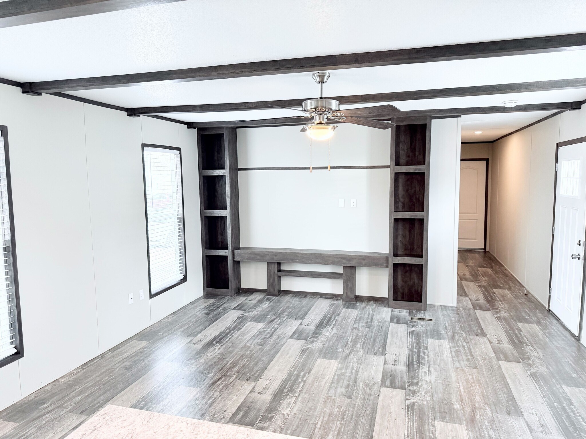 Building Photo - 117 Betty St