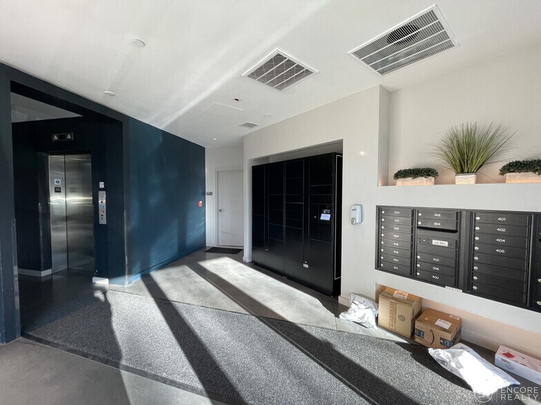 Building Photo - 455 Harvard St