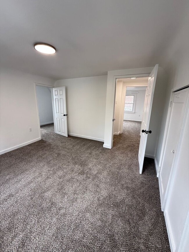 Building Photo - Newly Renovated 3 Bedroom in Swissvale- Spacious Single Family Home!