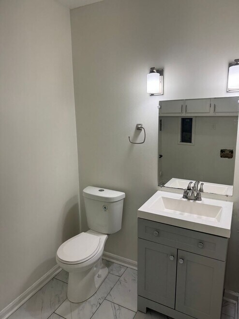 Building Photo - 3601 Hendricks Ave