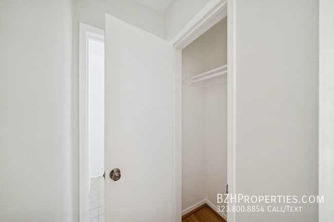 Building Photo - 1306 Havenhurst Dr