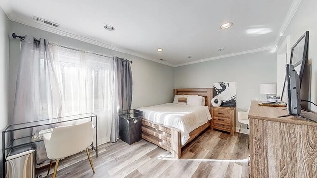 Building Photo - 717 Geneva Ave