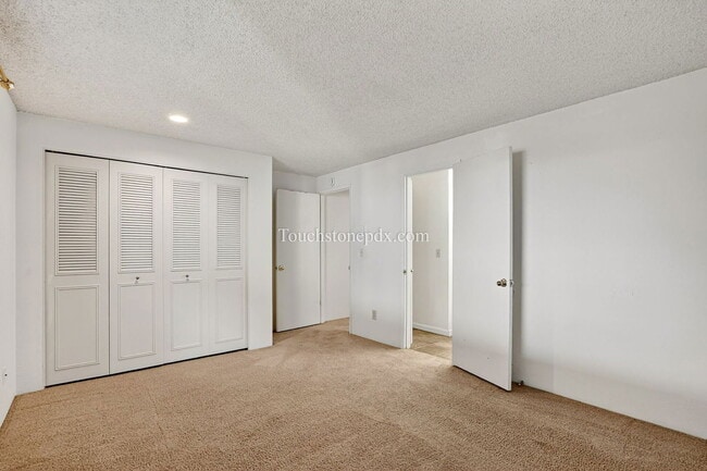 Building Photo - 5118 SW 1st Ave